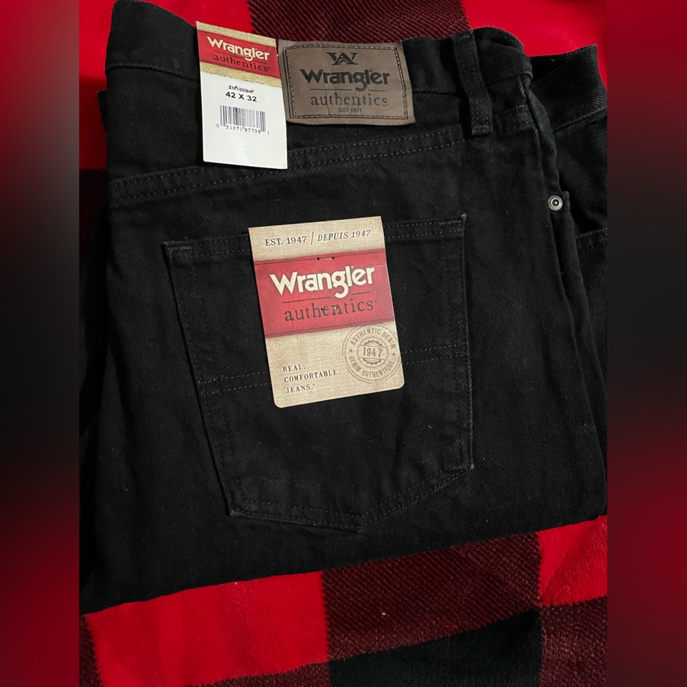 Wrangler authentics 42 x 32 men jeans